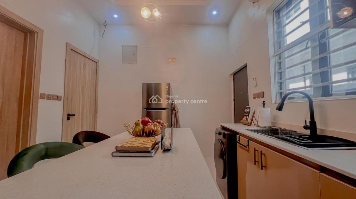 a Very Sweet and Spacious Stand Alone Apartment Located in a Serene a, Lekki Phase 1, Lekki, Lagos, Flat / Apartment Short Let