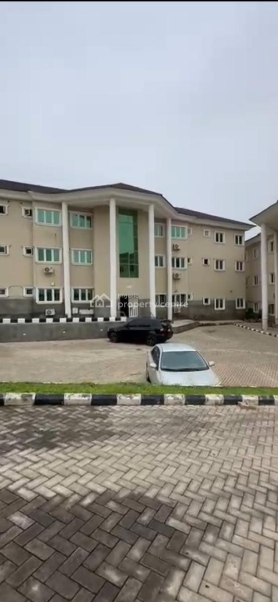 a Very Good Spacious & Serviced 3-bedroom Flat, Diplomatic Zone (video of The Apartment Is Attached), Katampe Extension, Katampe, Abuja, Flat / Apartment for Rent