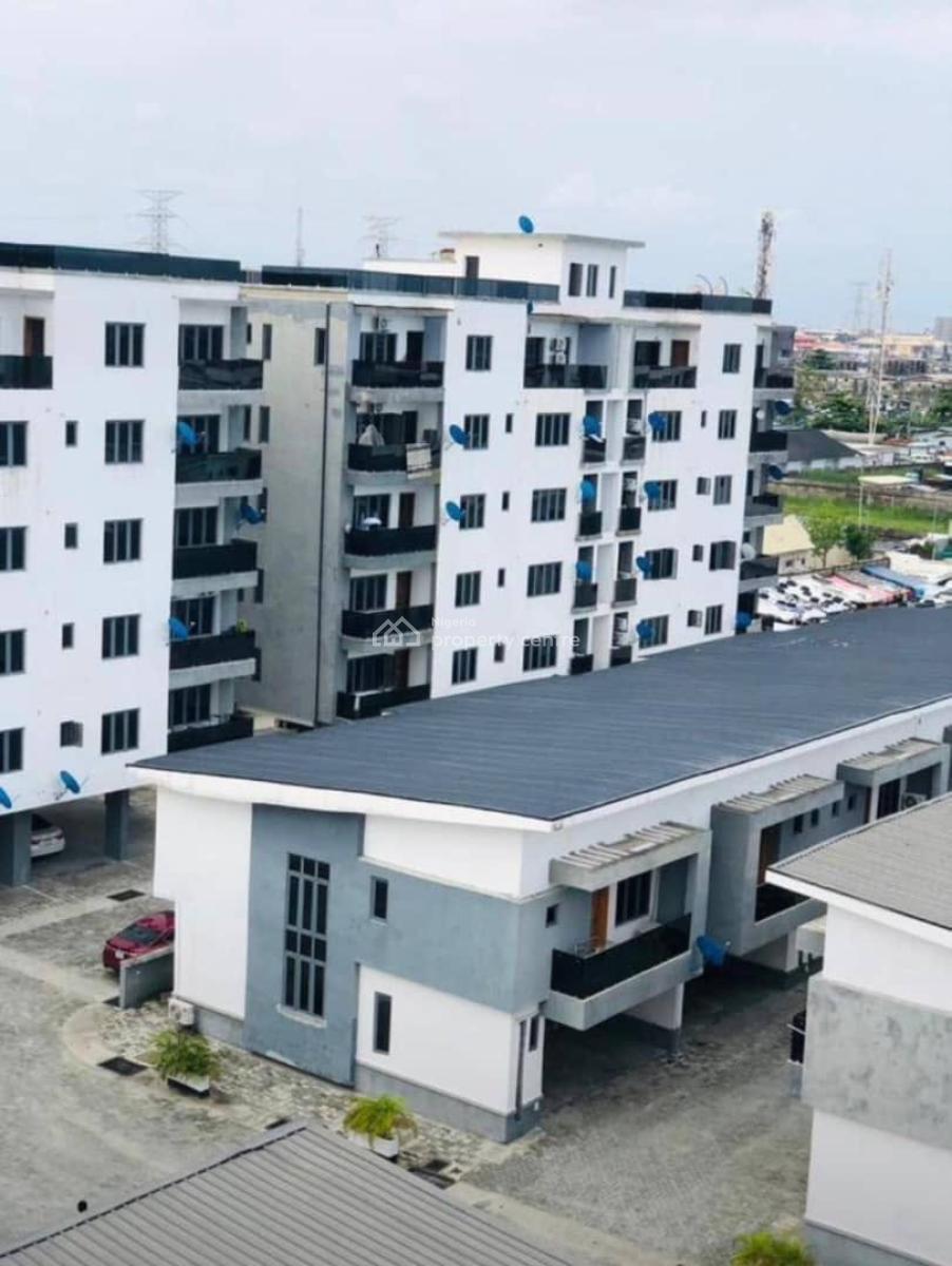 Newly Luxury 2 Bedroom Apartment with Ps5 & Snooker Netflix/prime, Lekki Phase 1, Lekki, Lagos, Flat / Apartment Short Let
