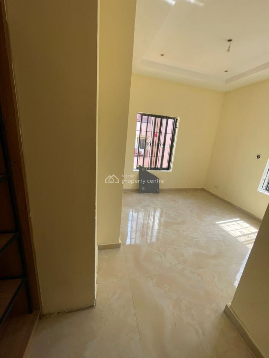 3bedroom Flat, Lekki Phase 1, Lekki, Lagos, Flat / Apartment for Rent
