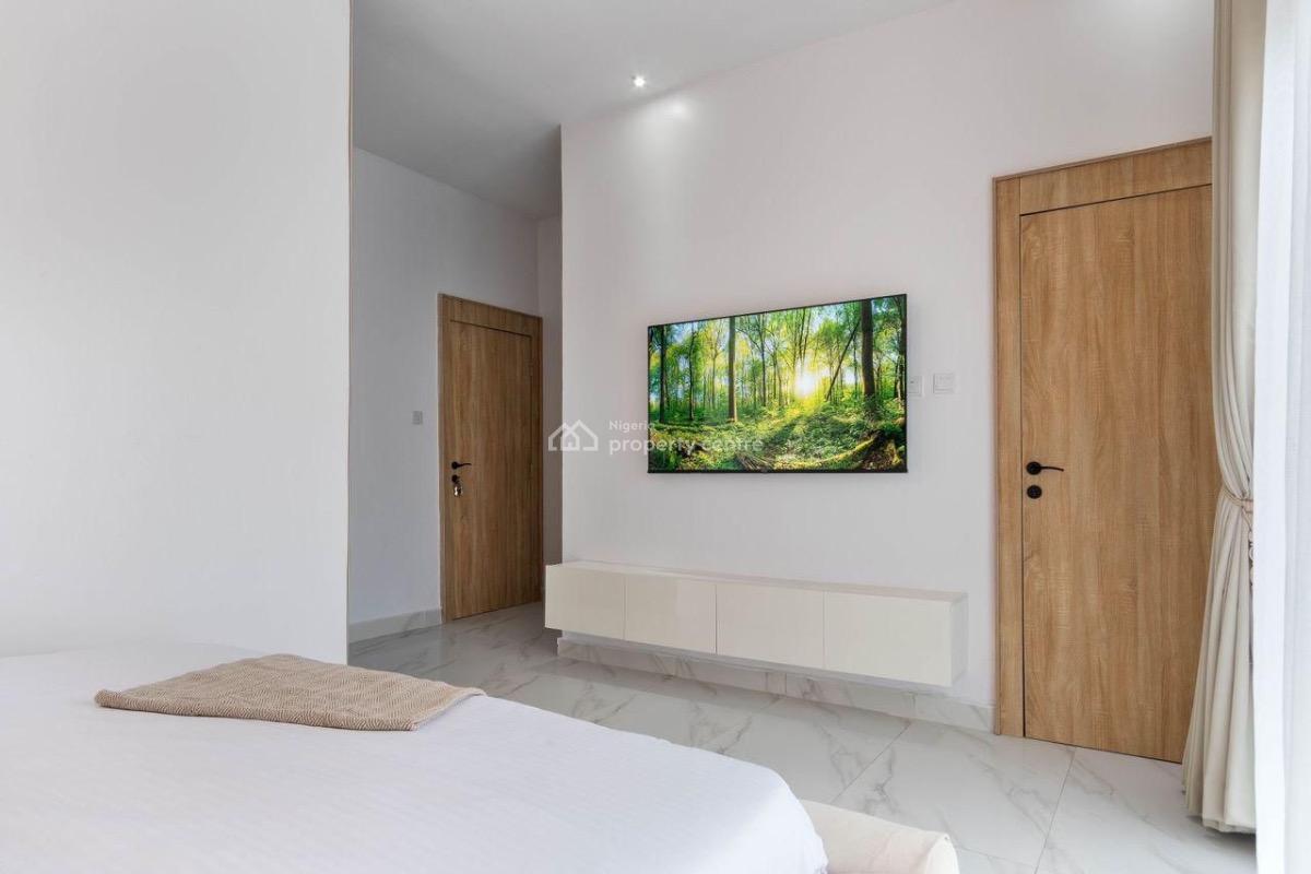 Nicely Furnished Three Bedroom Maisonette Penthouse, Lekki Phase 1, Lekki, Lagos, Flat / Apartment Short Let