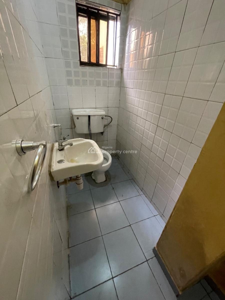 Luxury 1 Bedroom, By UtakØ Police Station, Utako, Abuja, Mini Flat (room and Parlour) for Rent