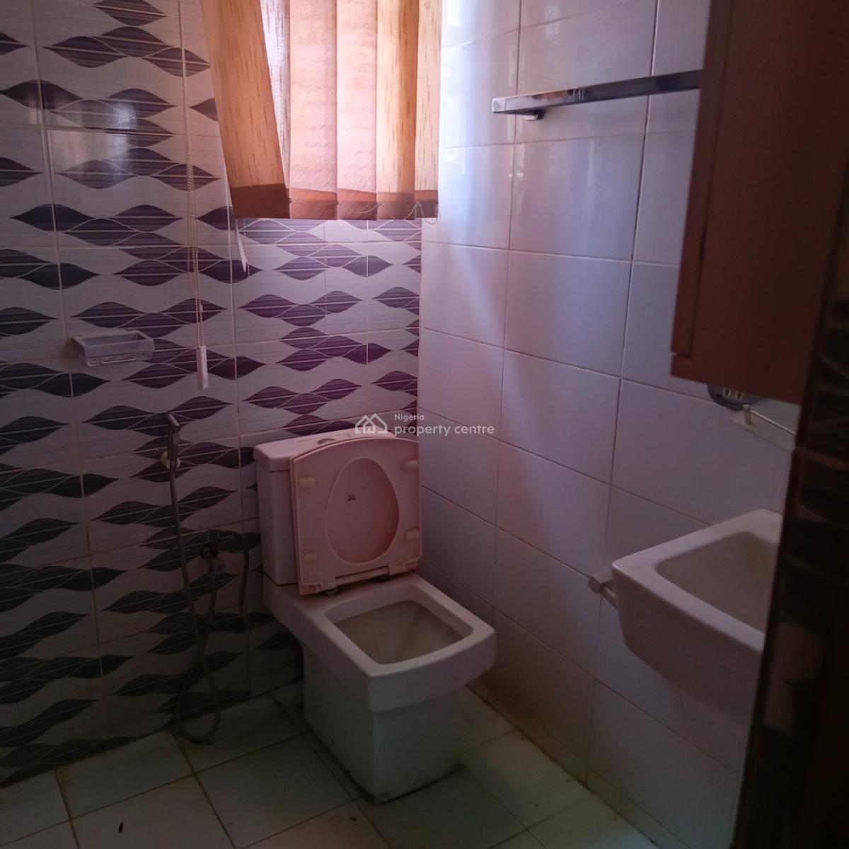 4 Bedrooms Detached Duplex, Blessed and Precious Academy Fha Lugbe, Fha (f.h.a), Lugbe District, Abuja, Detached Duplex for Rent