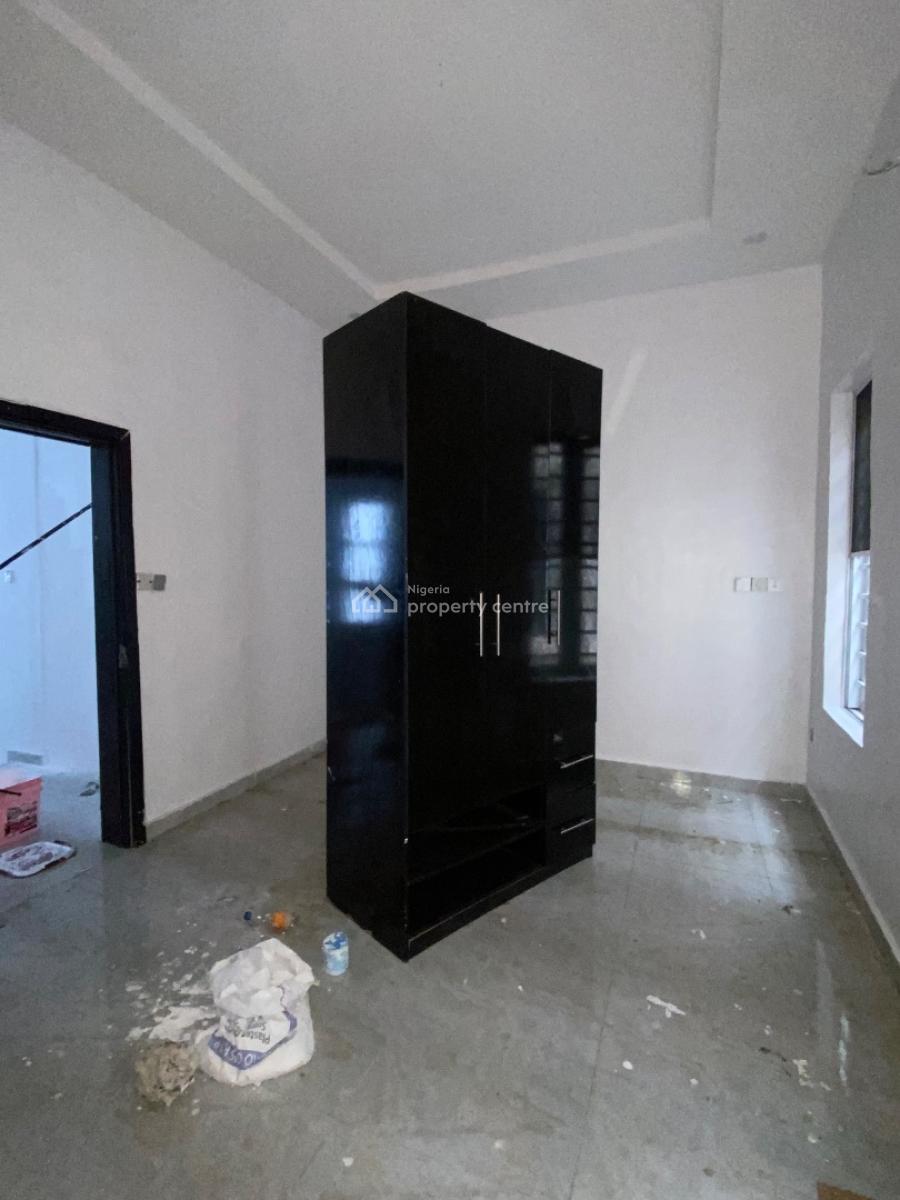 Luxury Standard One Room Shared Apartment, Chevron ., Lekki, Lagos, Self Contain (single Rooms) for Rent