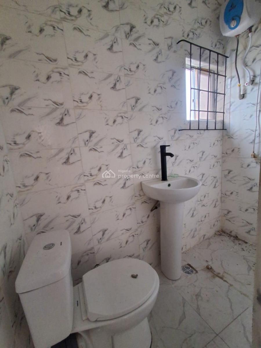 Newly Built 2 Bedroom Apartment( Upstairs), Badore, Ajah, Lagos, Flat / Apartment for Rent