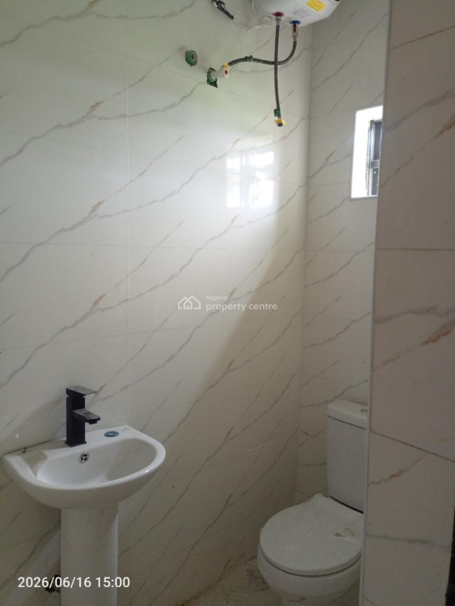 2 Bedroom Luxurious Newly Built Flat, Ogoyo Off Mobil Road, Ilaje, Ajah, Lagos, Flat / Apartment for Rent