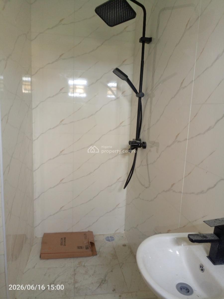 2 Bedroom Luxurious Newly Built Flat, Ogoyo Off Mobil Road, Ilaje, Ajah, Lagos, Flat / Apartment for Rent