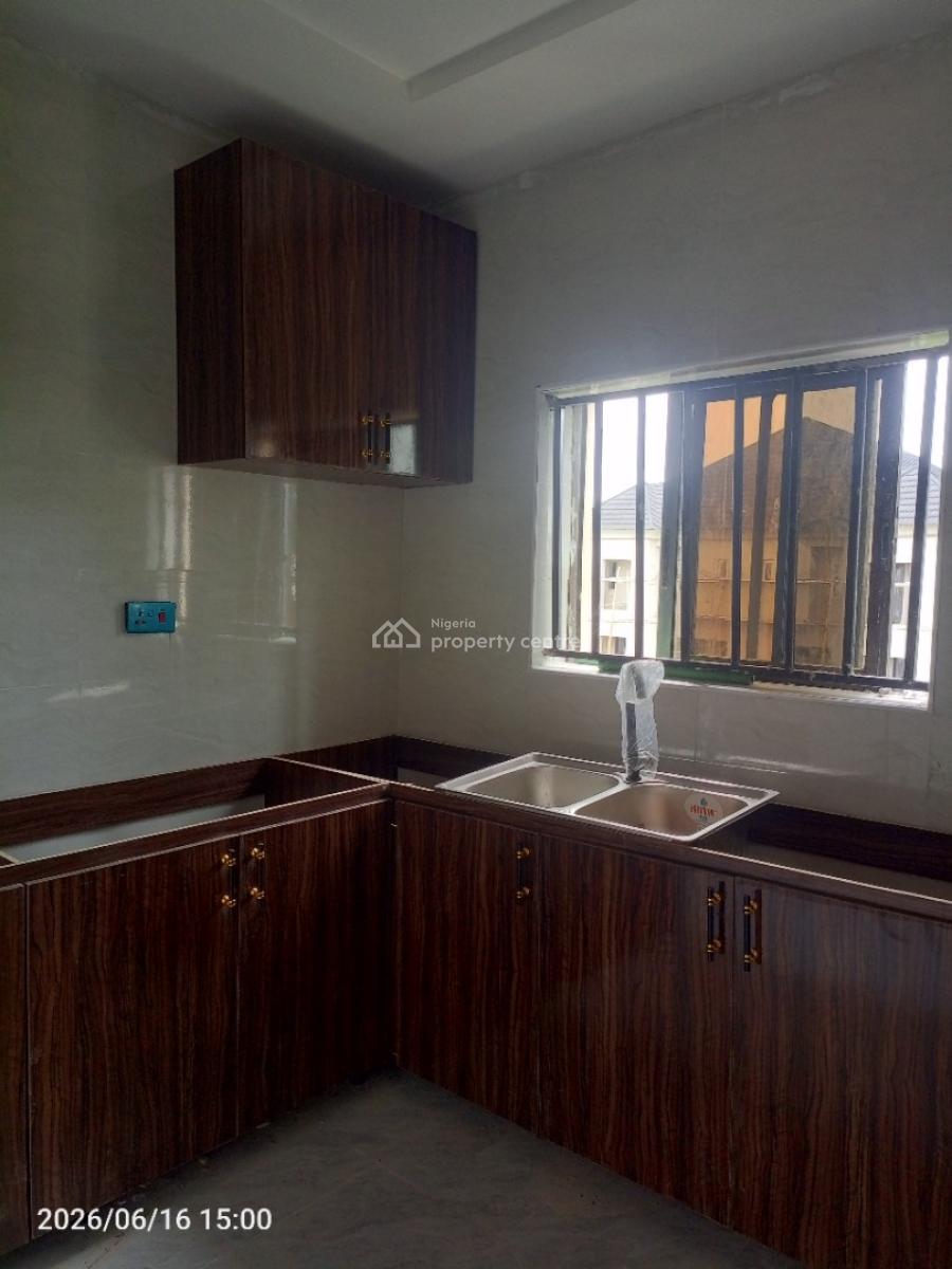 2 Bedroom Luxurious Newly Built Flat, Ogoyo Off Mobil Road, Ilaje, Ajah, Lagos, Flat / Apartment for Rent