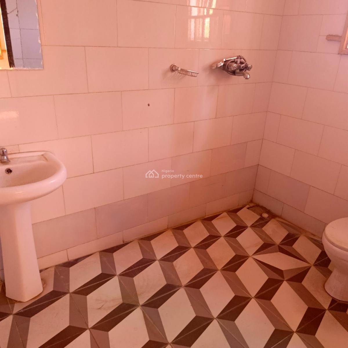 2 Bedrooms Bungalow, Fha (f.h.a), Lugbe District, Abuja, Semi-detached Bungalow for Rent