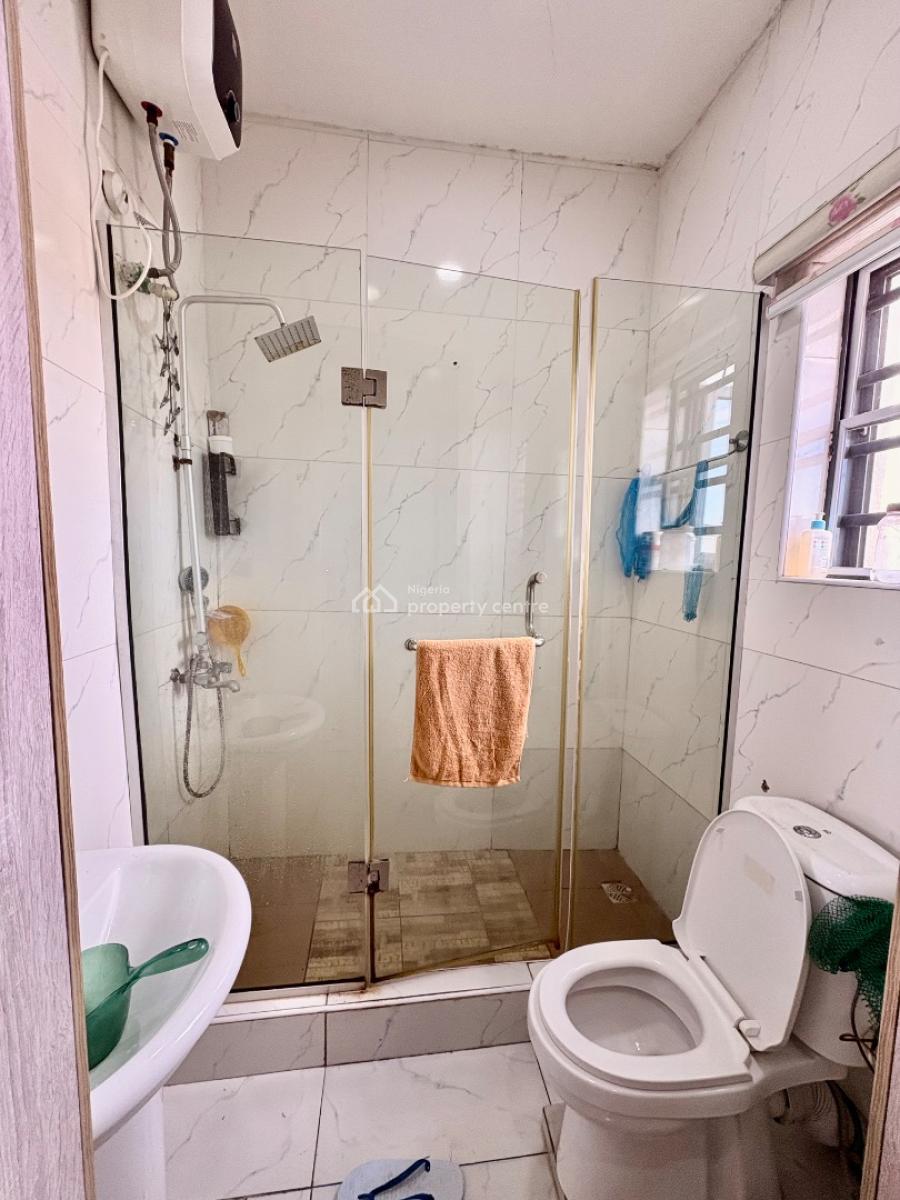 Fully Furnished and Fully Serviced  Queens Room with Pool and Gym, Before Orchid Enyo Filling Station By Lekki 2nd Toll Gate, Lekki, Lagos, Flat / Apartment for Rent