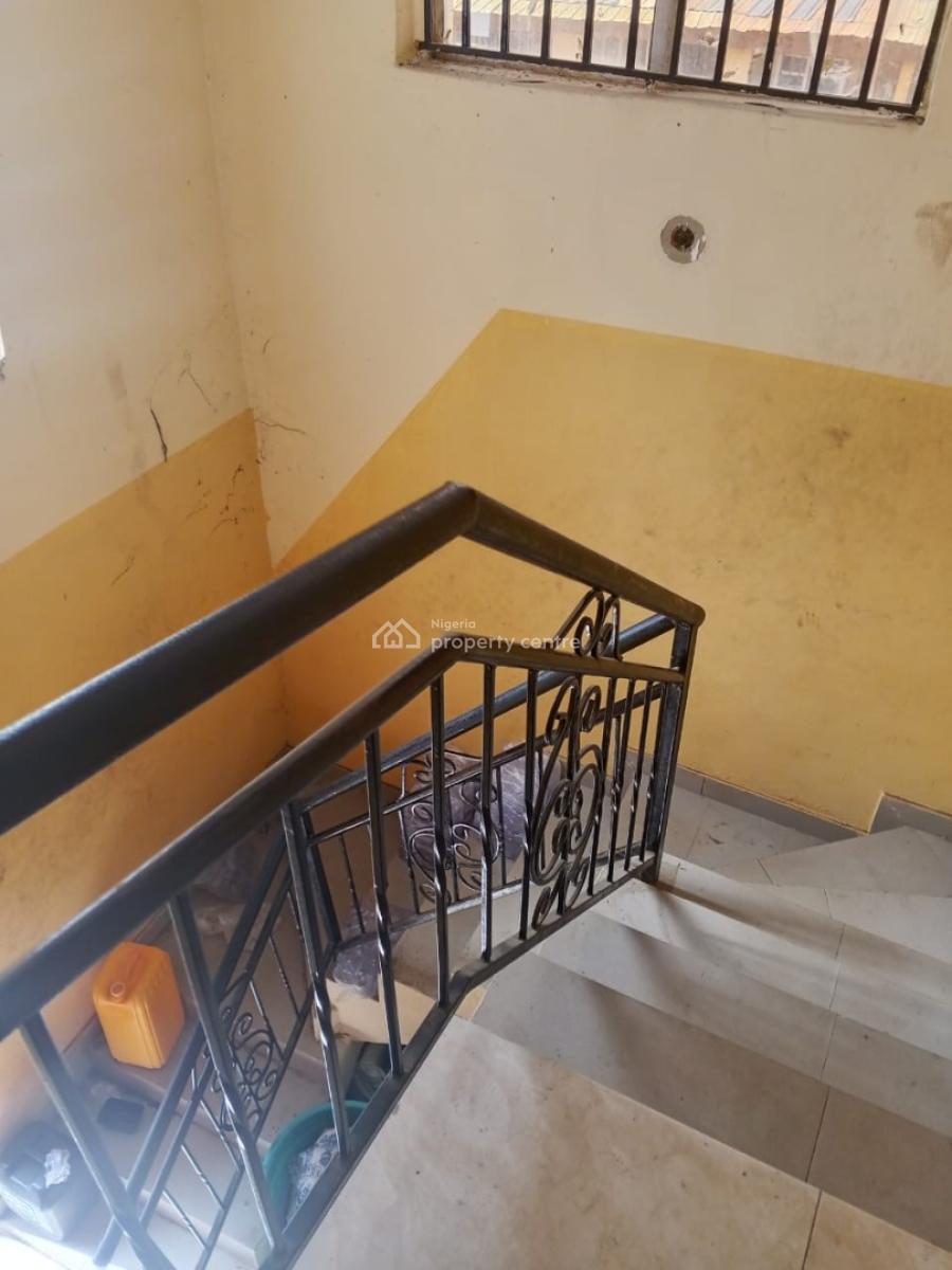 Lovely Pop 3 Bedroom Flat Upstairs, Short Drive From Arepo, Near Ck10 Hotel, Makogi, Magboro, Ogun, Flat / Apartment for Rent