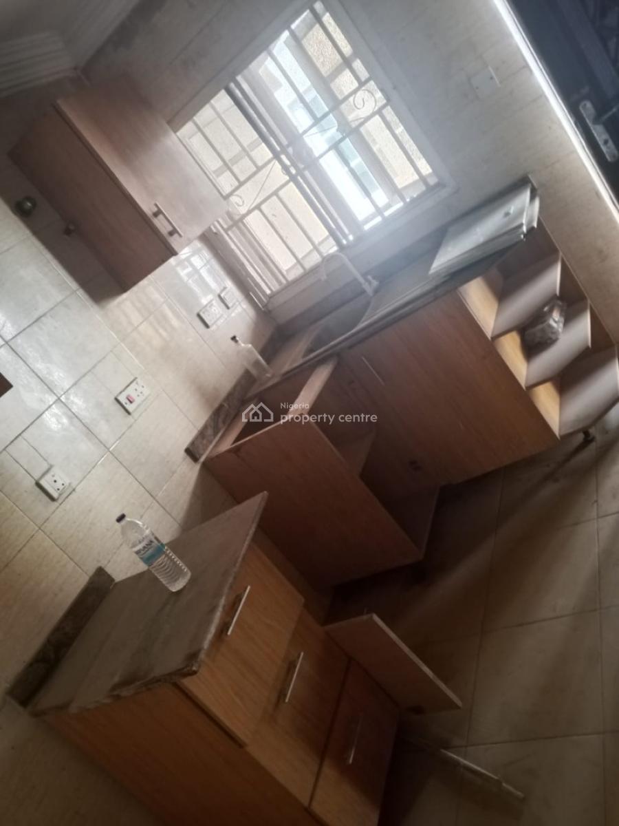 Lovely Pop 3 Bedroom Flat Upstairs, Short Drive From Arepo, Near Ck10 Hotel, Makogi, Magboro, Ogun, Flat / Apartment for Rent