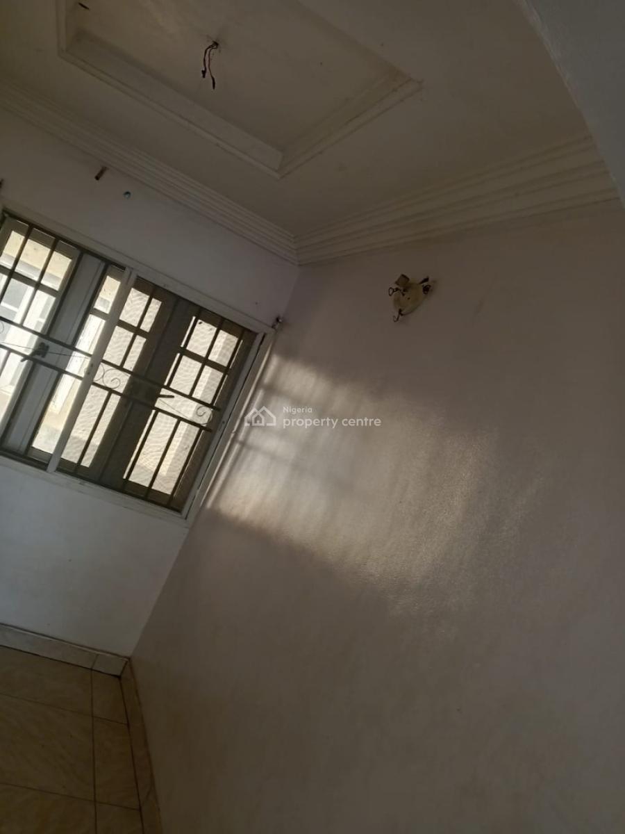Lovely Pop 3 Bedroom Flat Upstairs, Short Drive From Arepo, Near Ck10 Hotel, Makogi, Magboro, Ogun, Flat / Apartment for Rent