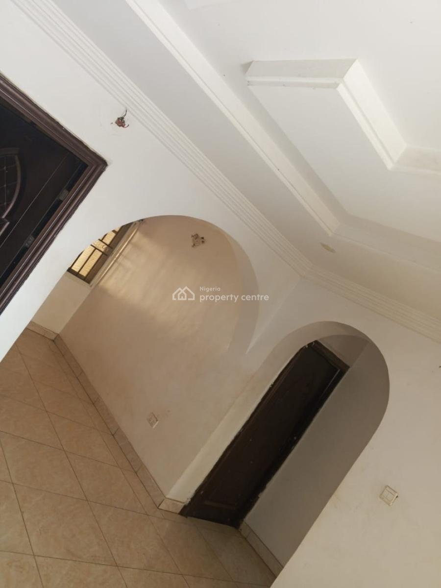 Lovely Pop 3 Bedroom Flat Upstairs, Short Drive From Arepo, Near Ck10 Hotel, Makogi, Magboro, Ogun, Flat / Apartment for Rent