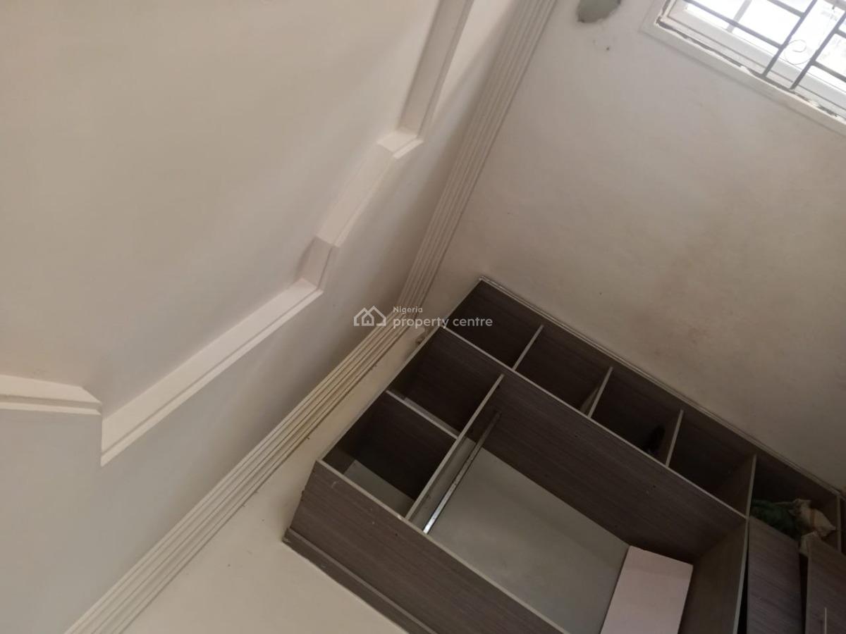 Lovely Pop 3 Bedroom Flat Upstairs, Short Drive From Arepo, Near Ck10 Hotel, Makogi, Magboro, Ogun, Flat / Apartment for Rent