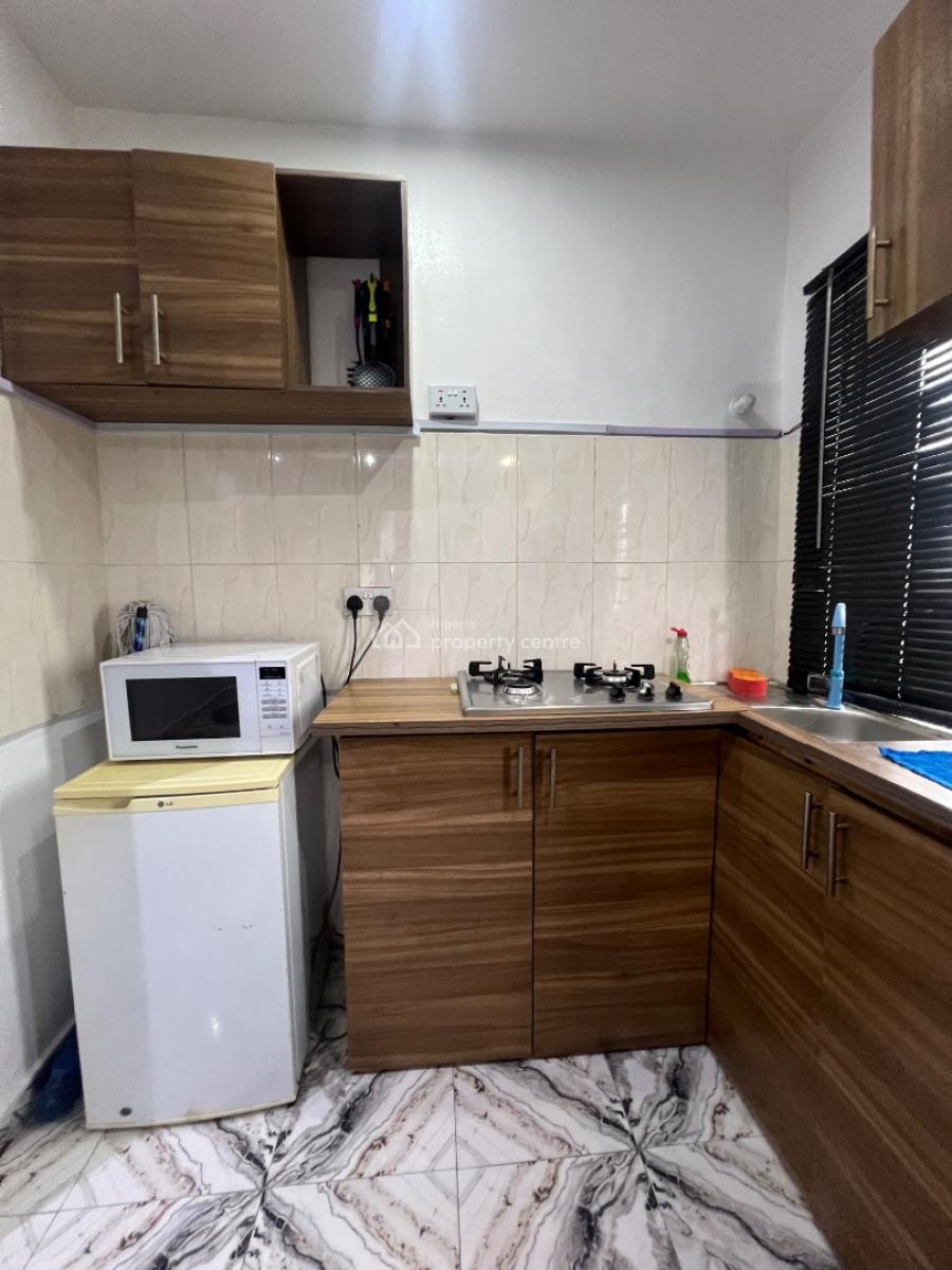 Fully Serviced Studio Apartment , Spacious Rooms in a Serene Area, Jibowu, Yaba, Lagos, Self Contain (single Rooms) for Rent