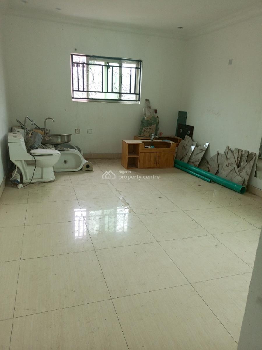 Spacious 3bedroom with Bq Dinning Second Floor, Lekki Phase 1, Lekki, Lagos, Flat / Apartment for Rent