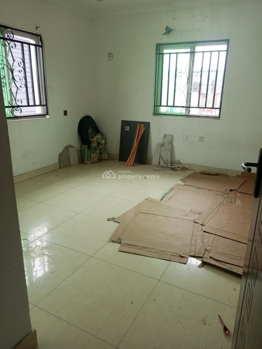 Spacious 3bedroom with Bq Dinning Second Floor, Lekki Phase 1, Lekki, Lagos, Flat / Apartment for Rent
