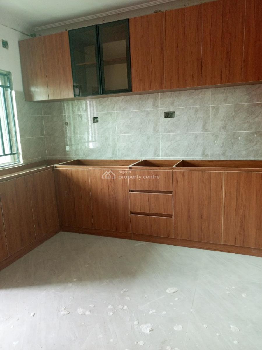 Spacious 3bedroom with Bq Dinning Second Floor, Lekki Phase 1, Lekki, Lagos, Flat / Apartment for Rent