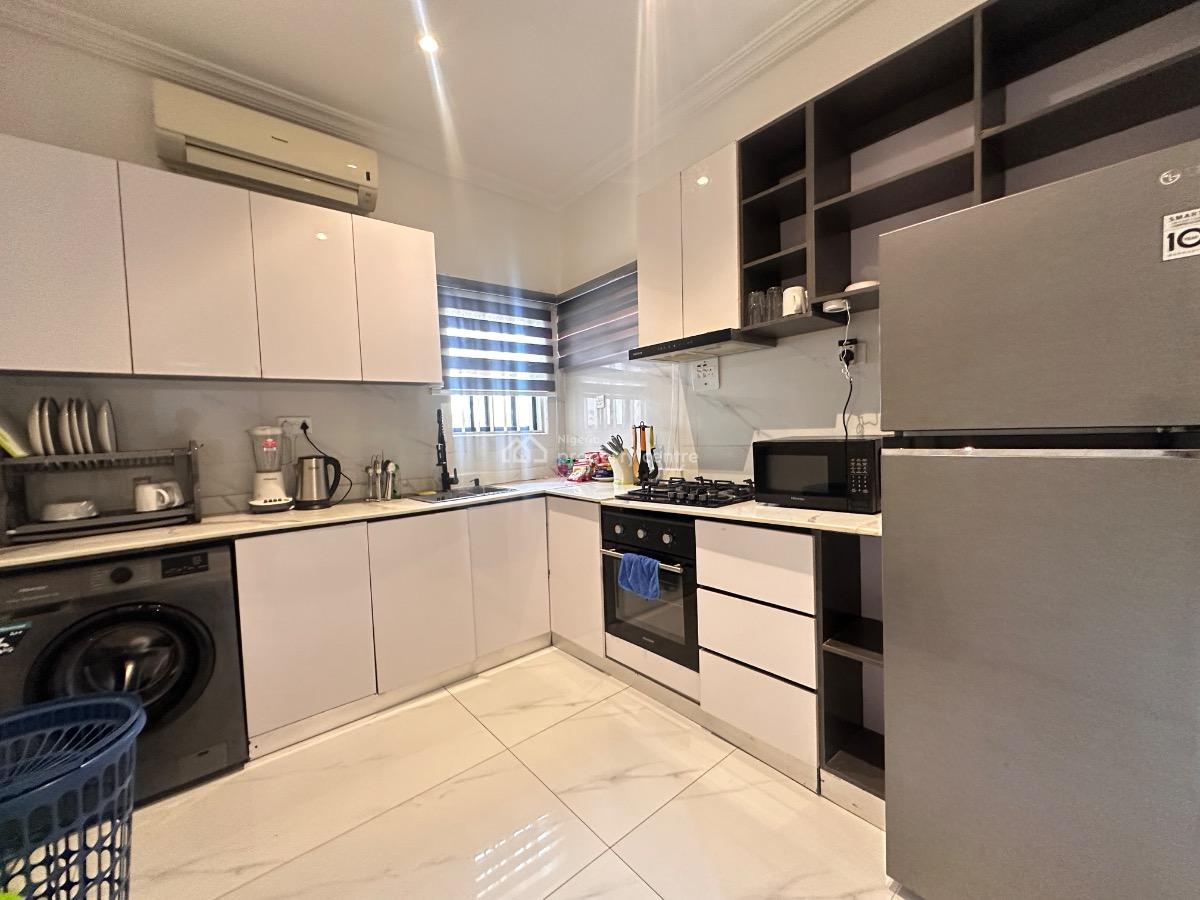 Nicely Furnished 3 Bedroom Apartment, Lekki Phase 1, Lekki, Lagos, Flat / Apartment for Rent