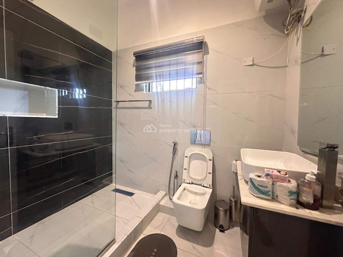Nicely Furnished 3 Bedroom Apartment, Lekki Phase 1, Lekki, Lagos, Flat / Apartment for Rent