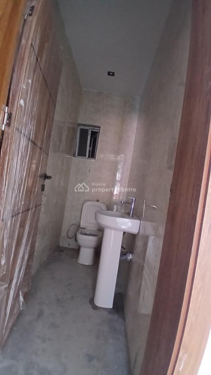 Newly 3bedroom Apartment with a Room Service Quarter, Off Freedom Way Lekki Phase1, Lekki, Lagos, Flat / Apartment for Sale