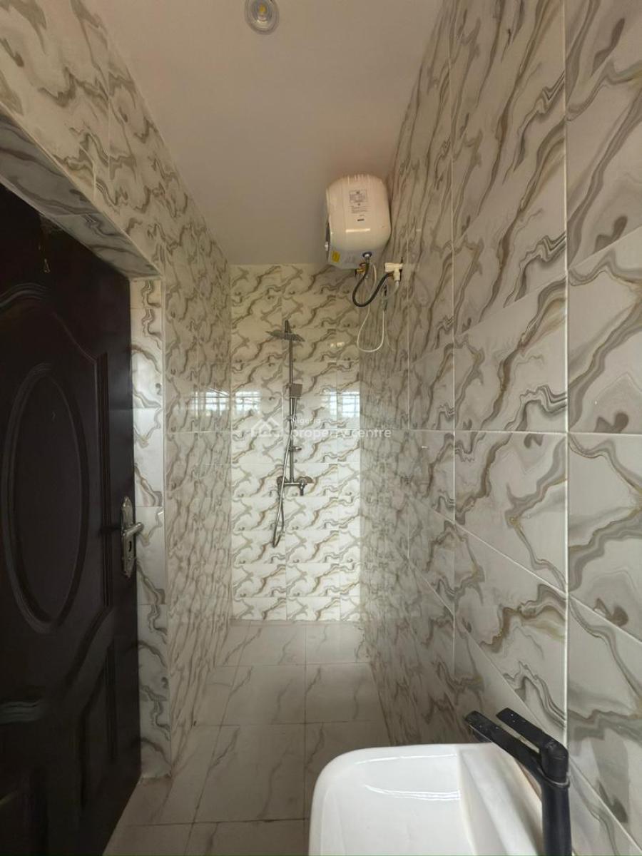 Commercial 3-bedroom Office Spaces -- Akala Express, Ibadan, Kuola Junction, Behind Mrs Filling Station, Akala Express, Ibadan, Oyo, Office Space for Rent