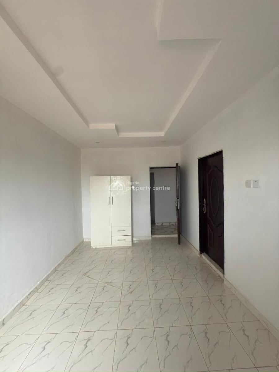 Commercial 3-bedroom Office Spaces -- Akala Express, Ibadan, Kuola Junction, Behind Mrs Filling Station, Akala Express, Ibadan, Oyo, Office Space for Rent