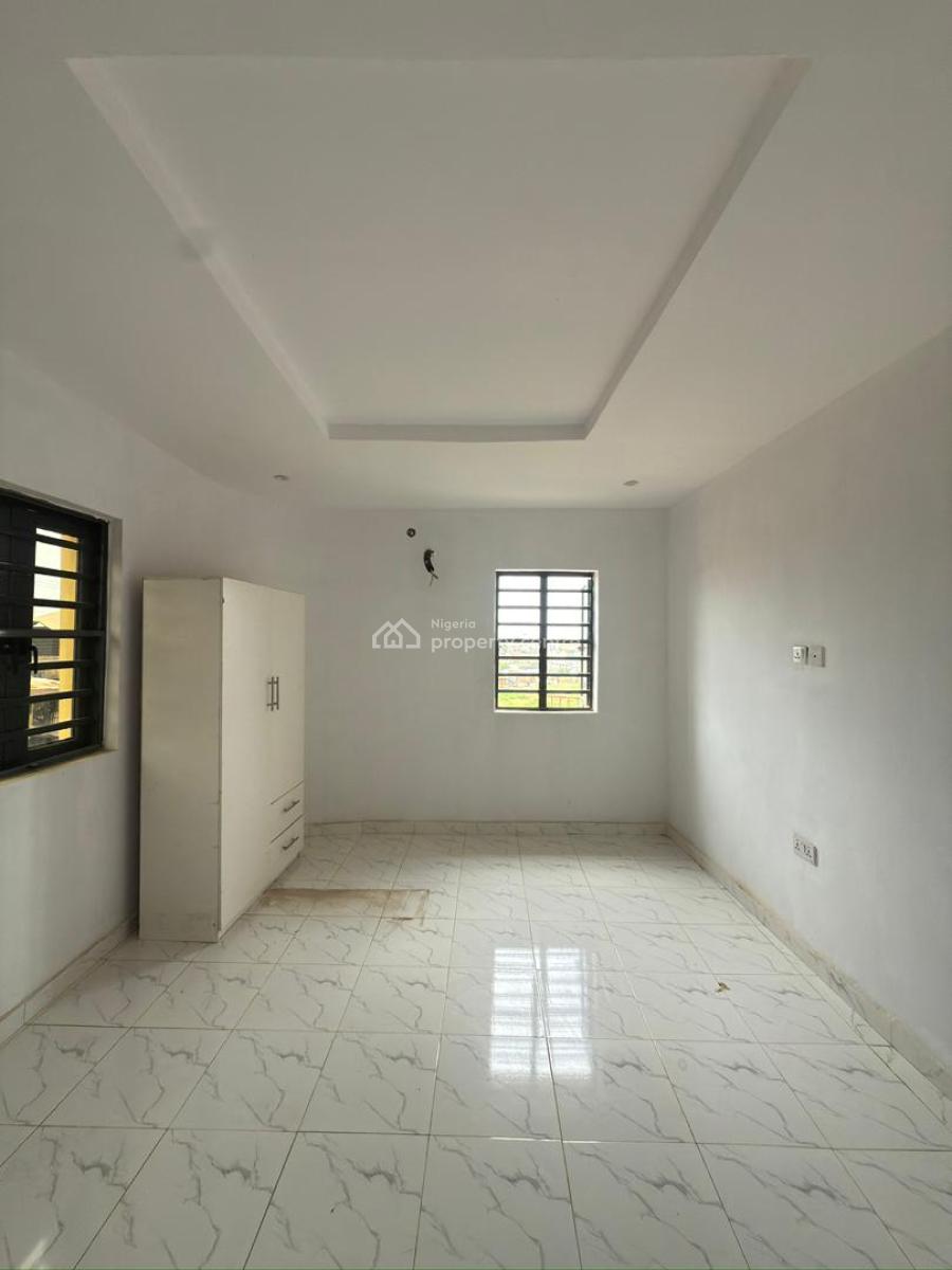 Commercial 3-bedroom Office Spaces -- Akala Express, Ibadan, Kuola Junction, Behind Mrs Filling Station, Akala Express, Ibadan, Oyo, Office Space for Rent