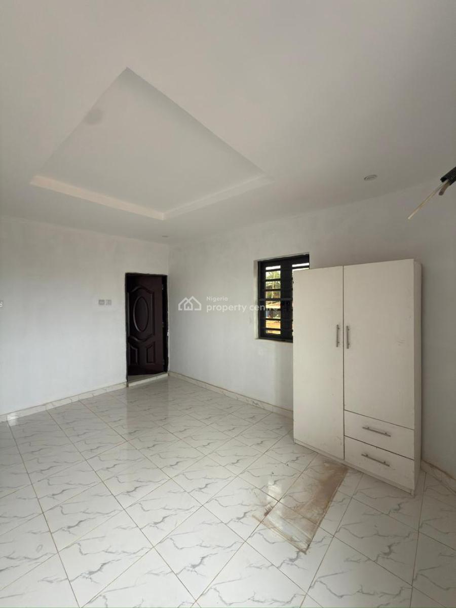 Commercial 3-bedroom Office Spaces -- Akala Express, Ibadan, Kuola Junction, Behind Mrs Filling Station, Akala Express, Ibadan, Oyo, Office Space for Rent