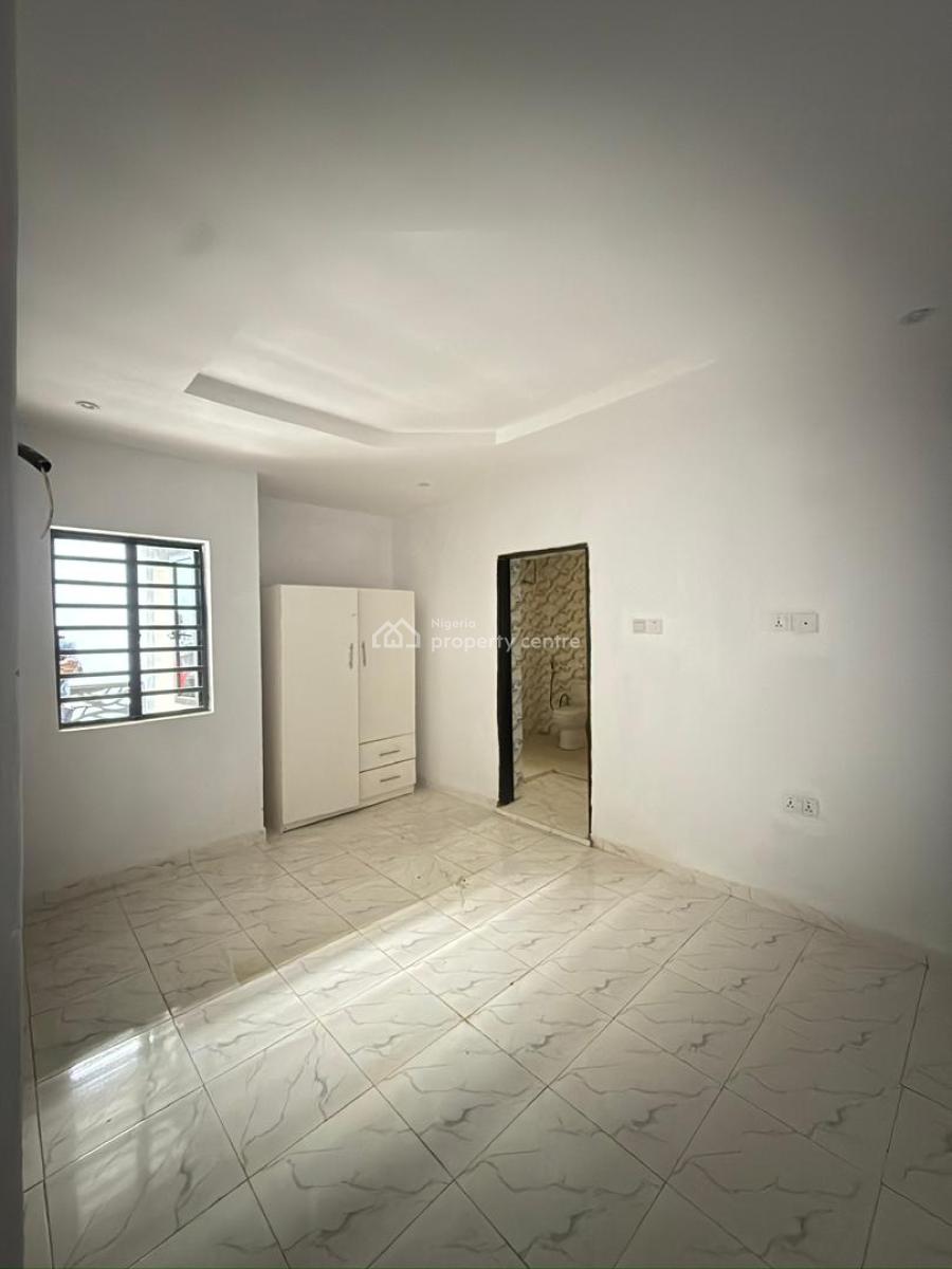 Commercial 3-bedroom Office Spaces -- Akala Express, Ibadan, Kuola Junction, Behind Mrs Filling Station, Akala Express, Ibadan, Oyo, Office Space for Rent