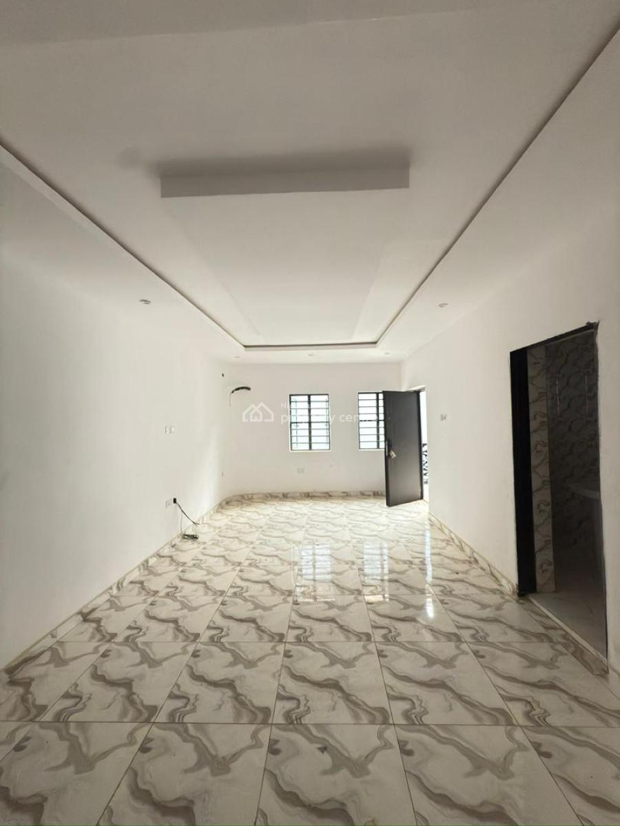 Commercial 3-bedroom Office Spaces -- Akala Express, Ibadan, Kuola Junction, Behind Mrs Filling Station, Akala Express, Ibadan, Oyo, Office Space for Rent