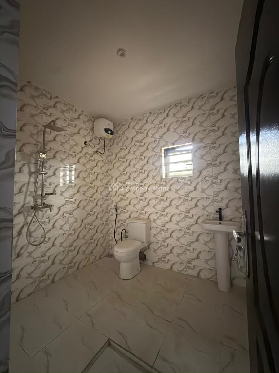 Commercial 3-bedroom Office Spaces -- Akala Express, Ibadan, Kuola Junction, Behind Mrs Filling Station, Akala Express, Ibadan, Oyo, Office Space for Rent