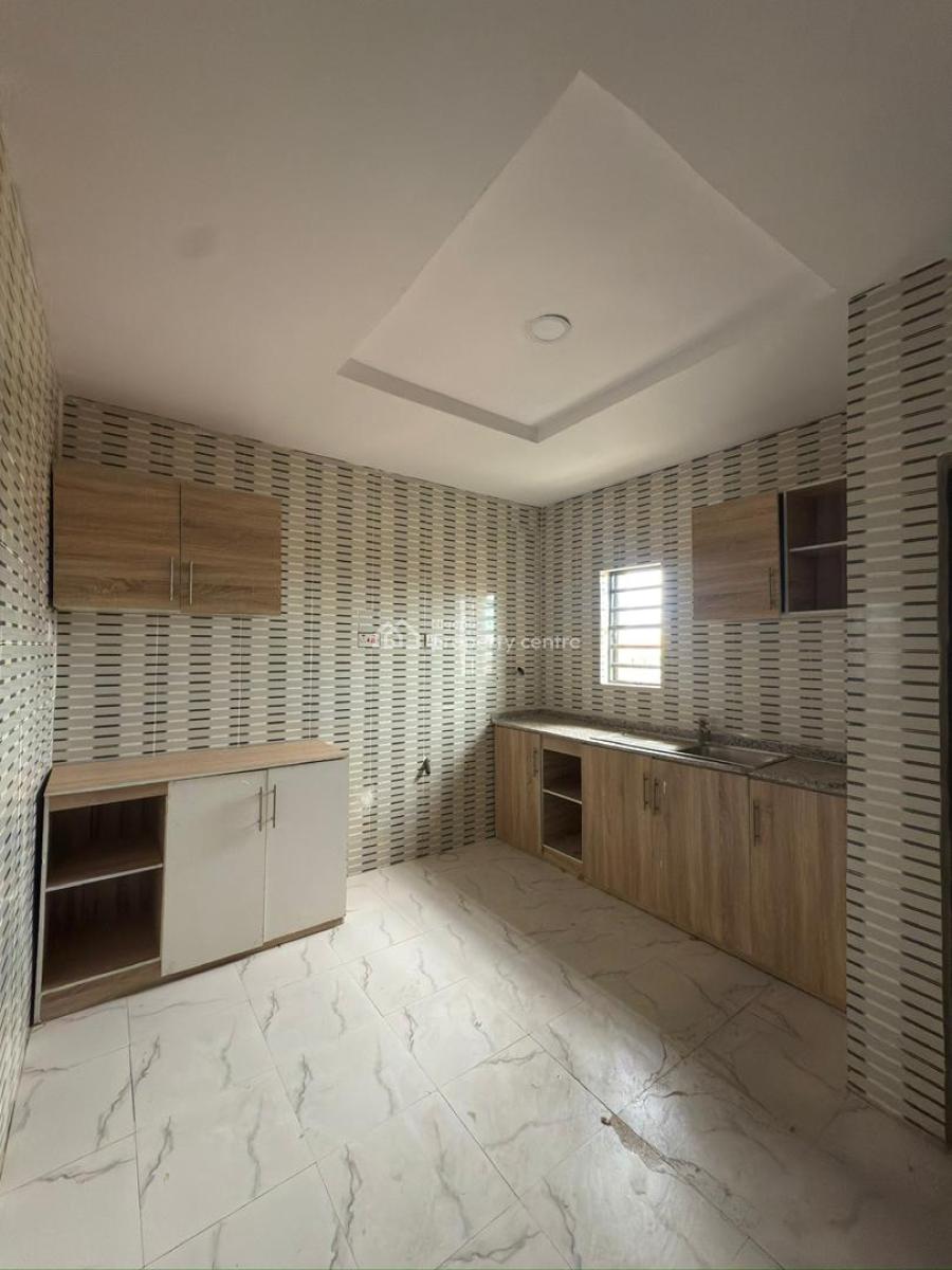 Commercial 3-bedroom Office Spaces -- Akala Express, Ibadan, Kuola Junction, Behind Mrs Filling Station, Akala Express, Ibadan, Oyo, Office Space for Rent