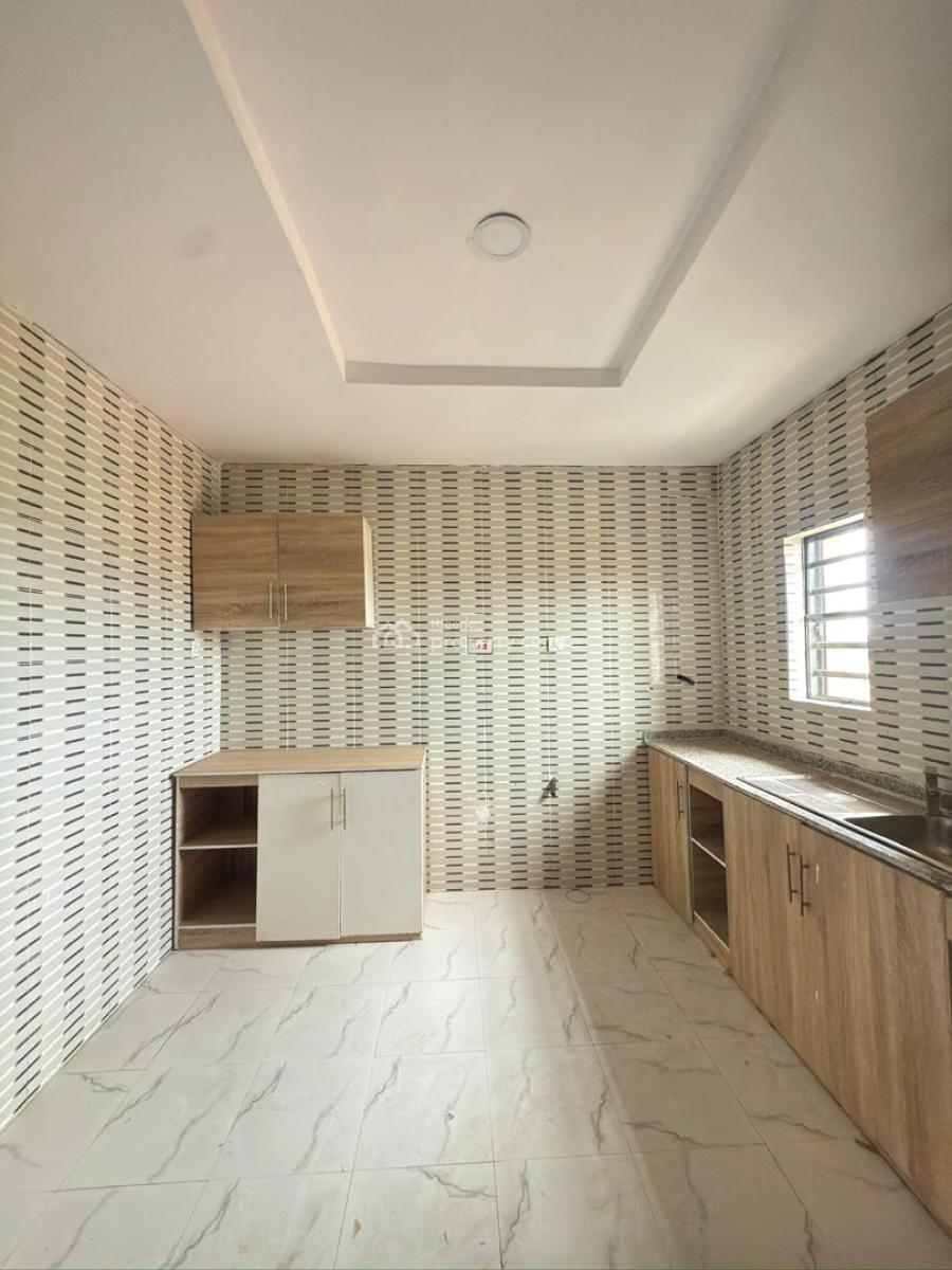 Commercial 3-bedroom Office Spaces -- Akala Express, Ibadan, Kuola Junction, Behind Mrs Filling Station, Akala Express, Ibadan, Oyo, Office Space for Rent