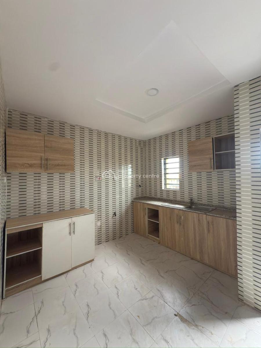 Commercial 3-bedroom Office Spaces -- Akala Express, Ibadan, Kuola Junction, Behind Mrs Filling Station, Akala Express, Ibadan, Oyo, Office Space for Rent