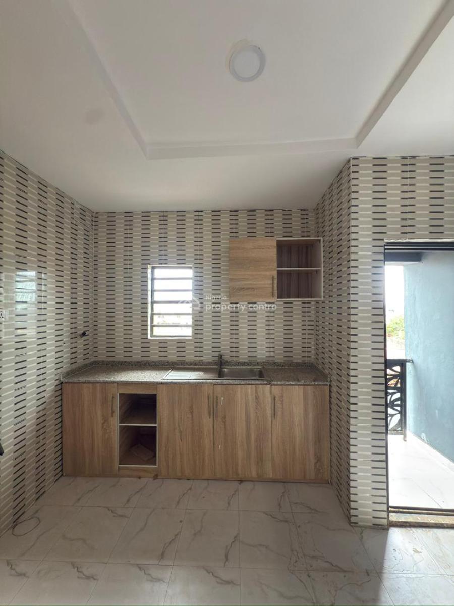 Commercial 3-bedroom Office Spaces -- Akala Express, Ibadan, Kuola Junction, Behind Mrs Filling Station, Akala Express, Ibadan, Oyo, Office Space for Rent