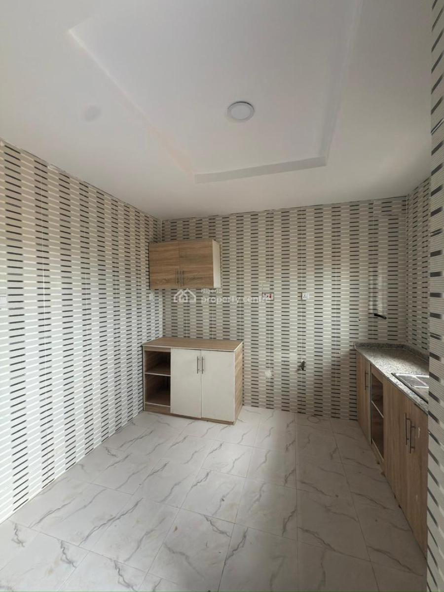 Commercial 3-bedroom Office Spaces -- Akala Express, Ibadan, Kuola Junction, Behind Mrs Filling Station, Akala Express, Ibadan, Oyo, Office Space for Rent