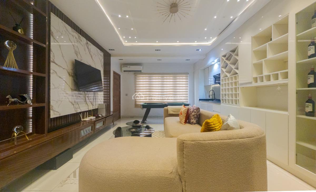 Luxury Highrise 2bed with Snooker,ps5 N Pool, Ikate, Lekki, Lagos, Flat / Apartment Short Let