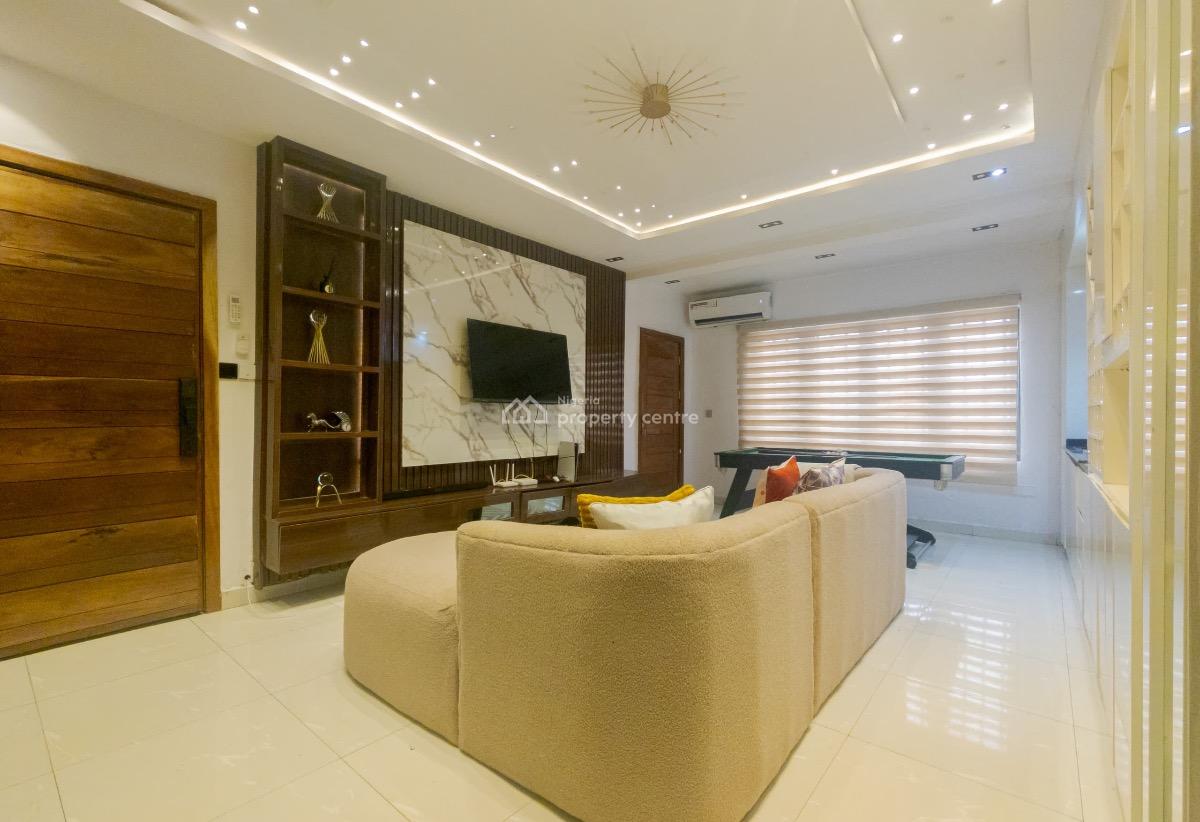 Luxury Highrise 2bed with Snooker,ps5 N Pool, Ikate, Lekki, Lagos, Flat / Apartment Short Let