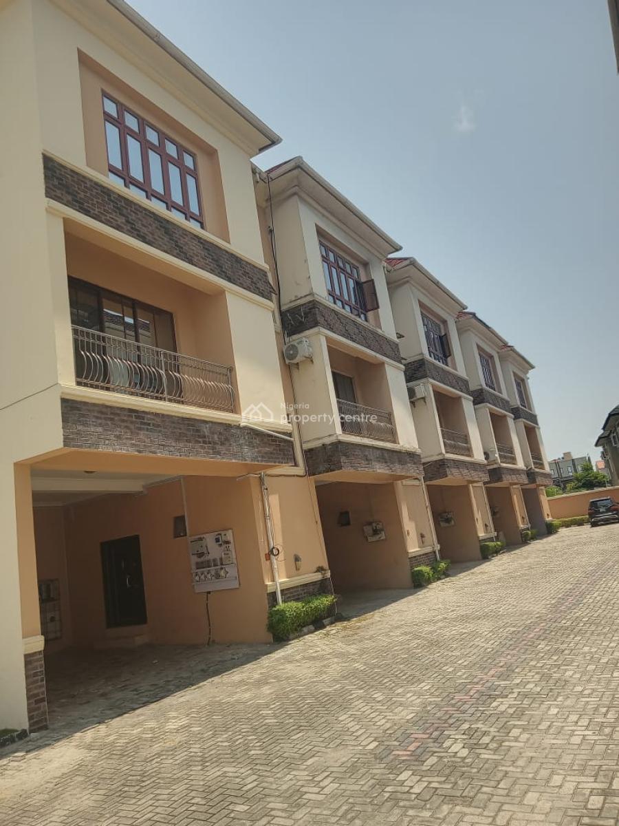 Distress 4 Bedrooms Terrace House Osapa London Lekki, Osapa London, Lekki, Lagos, Terraced Duplex for Sale