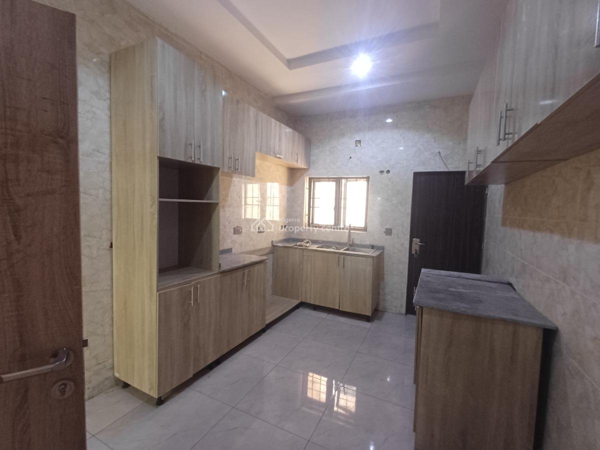 Lovely 4 Bedroom 4 Bedroom Terrace Duplex with Bq, Guzape District, Abuja, Terraced Duplex for Rent