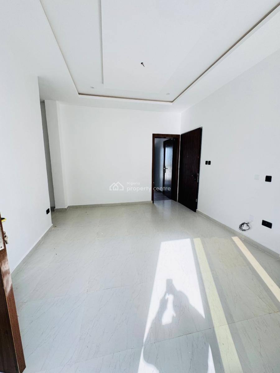 Spacious 2bedroom Apartment Available 5.5m Orchid Road, Orchid Road, Lekki, Lagos, Flat / Apartment for Rent