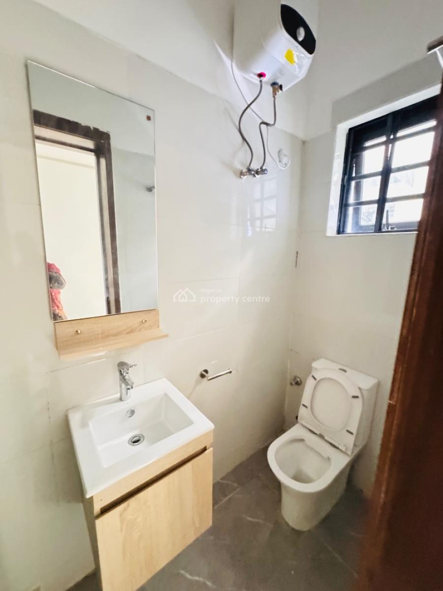 Spacious 2bedroom Apartment Available 5.5m Orchid Road, Orchid Road, Lekki, Lagos, Flat / Apartment for Rent