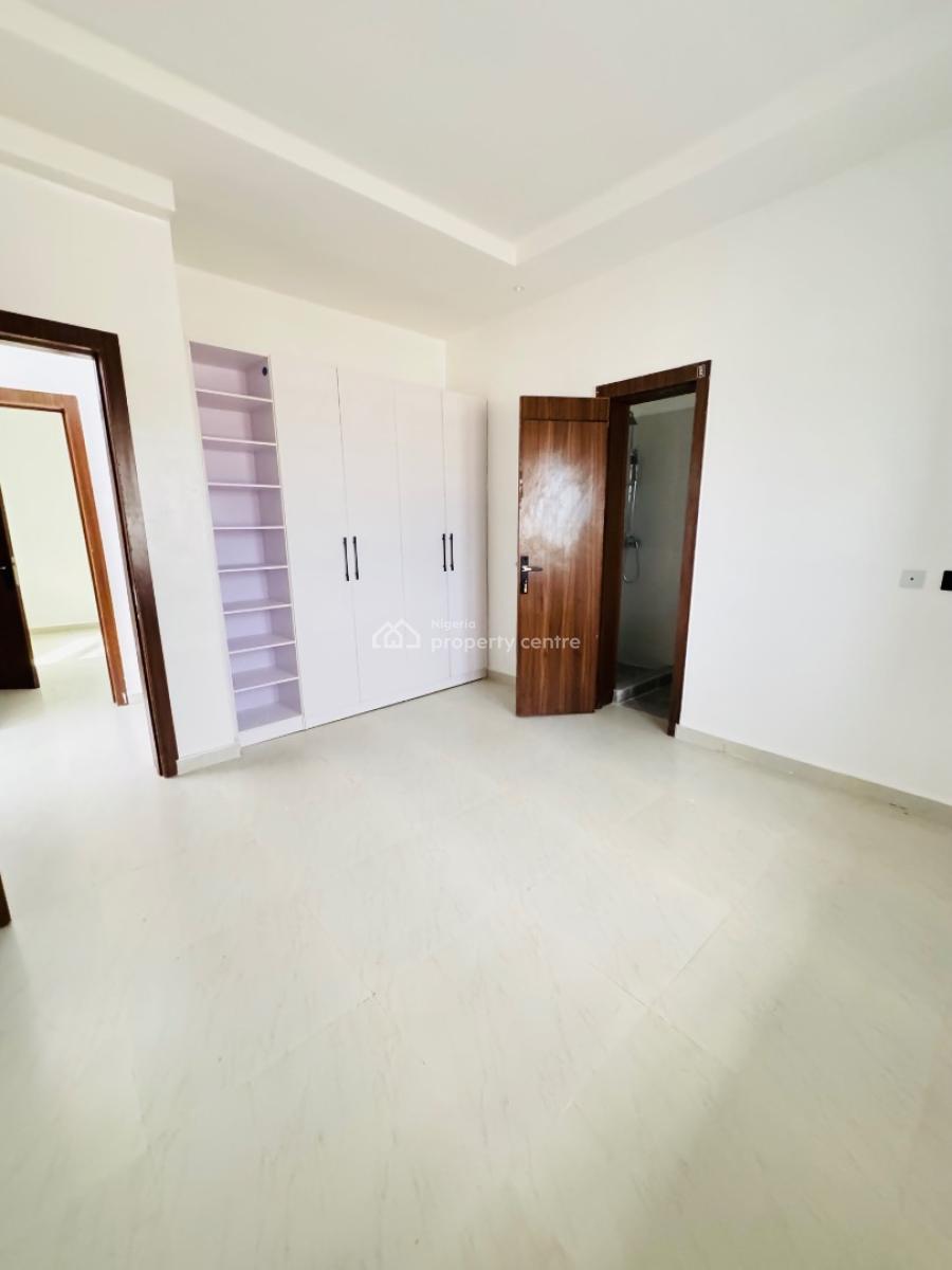 Spacious 2bedroom Apartment Available 5.5m Orchid Road, Orchid Road, Lekki, Lagos, Flat / Apartment for Rent