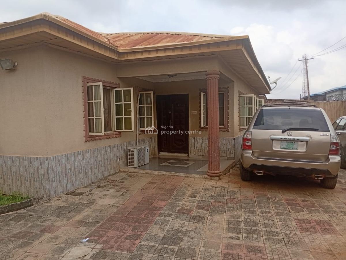 a Stanqqdard 4 Bedroom Bungalow En Suite, Ishashi, Akute, Ifo, Ogun, Detached Duplex for Sale