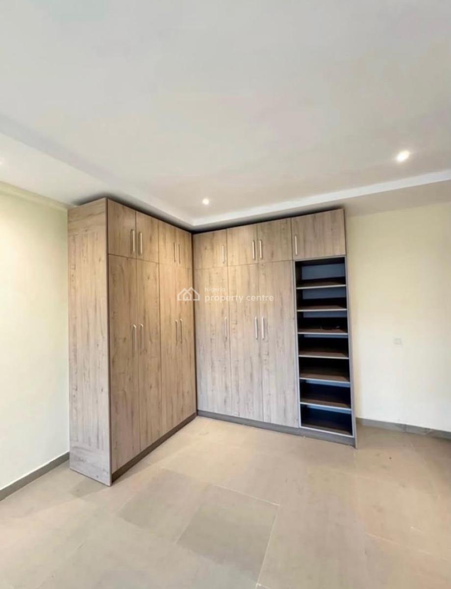 3 Bedroom Apartment with Swimming Pool, Lekki Phase 1, Lekki, Lagos, Flat / Apartment for Rent