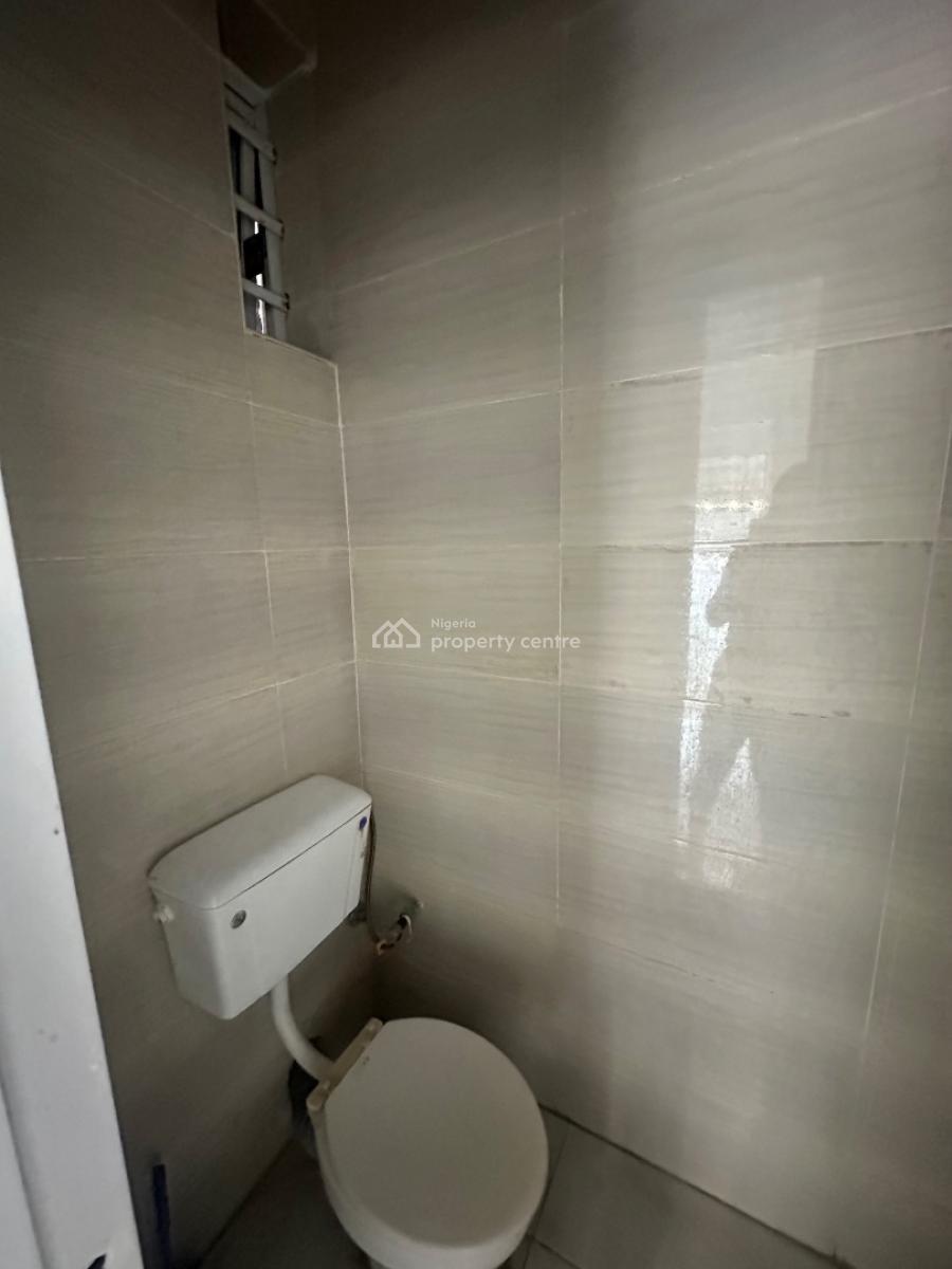 a Bq in a Shared Apartment, Canal West Estate, Osapa, Lekki, Lagos, Semi-detached Duplex for Rent