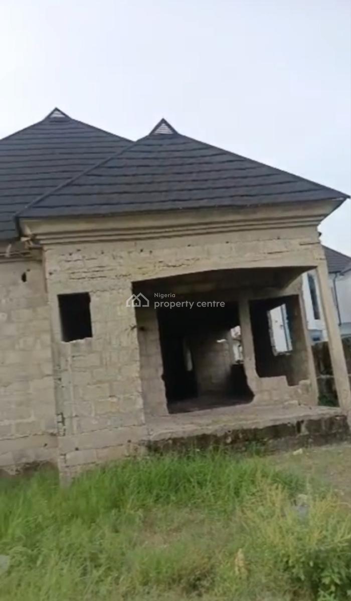 Lucky London Ending in Osubi, Delta State. 4 Bedroom and 2 Bedroom Apa, Osubi Lucky London, Warri, Delta, Block of Flats for Sale