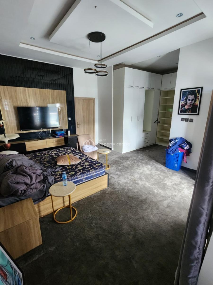 Spacious Master Bedroom Upstairs Shared Apartment, Gra, Ikota, Lekki, Lagos, Flat / Apartment for Rent